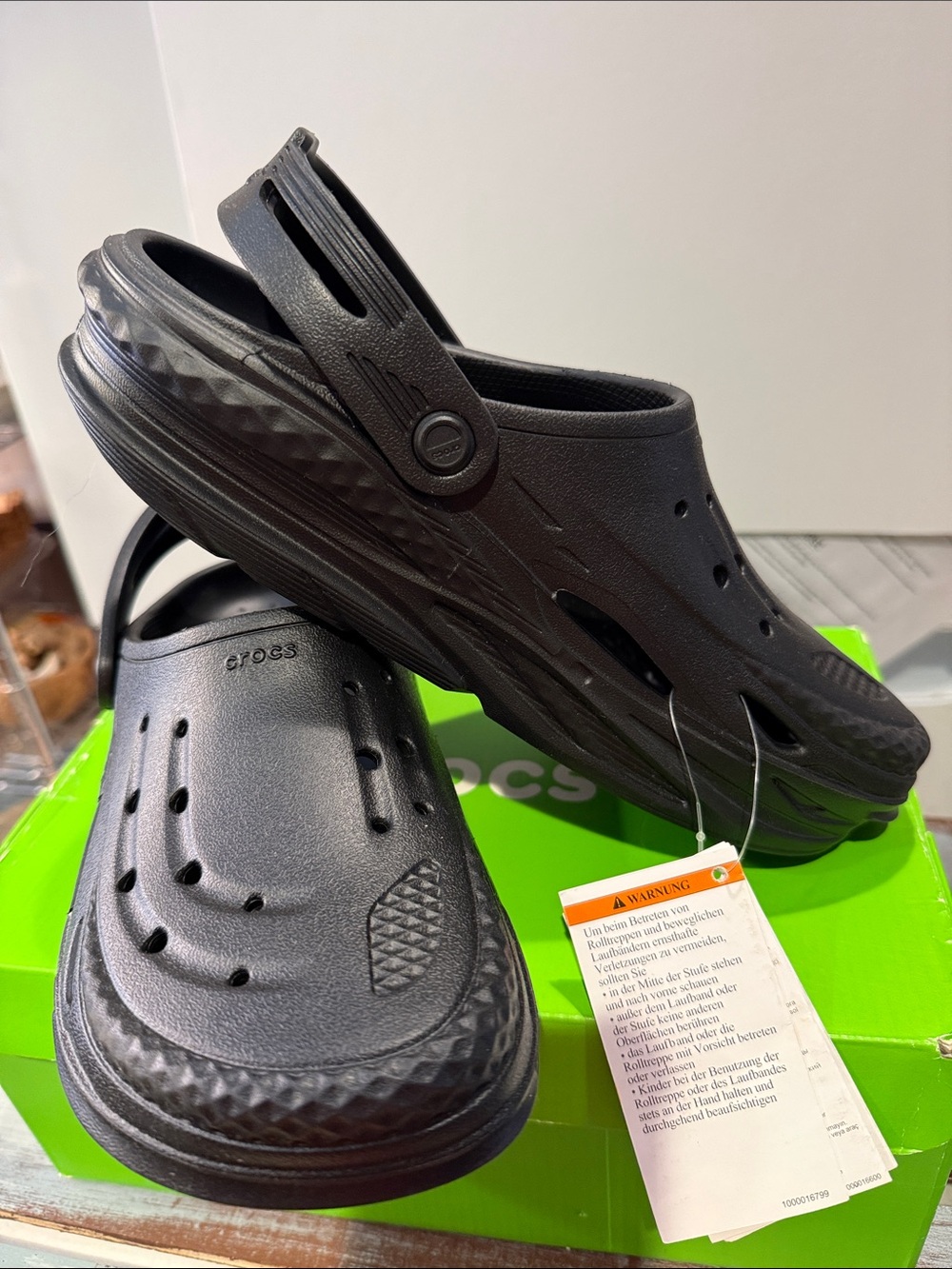 OFF THE GRID CLOGS BY CROC WN SIZE 9 mens 7